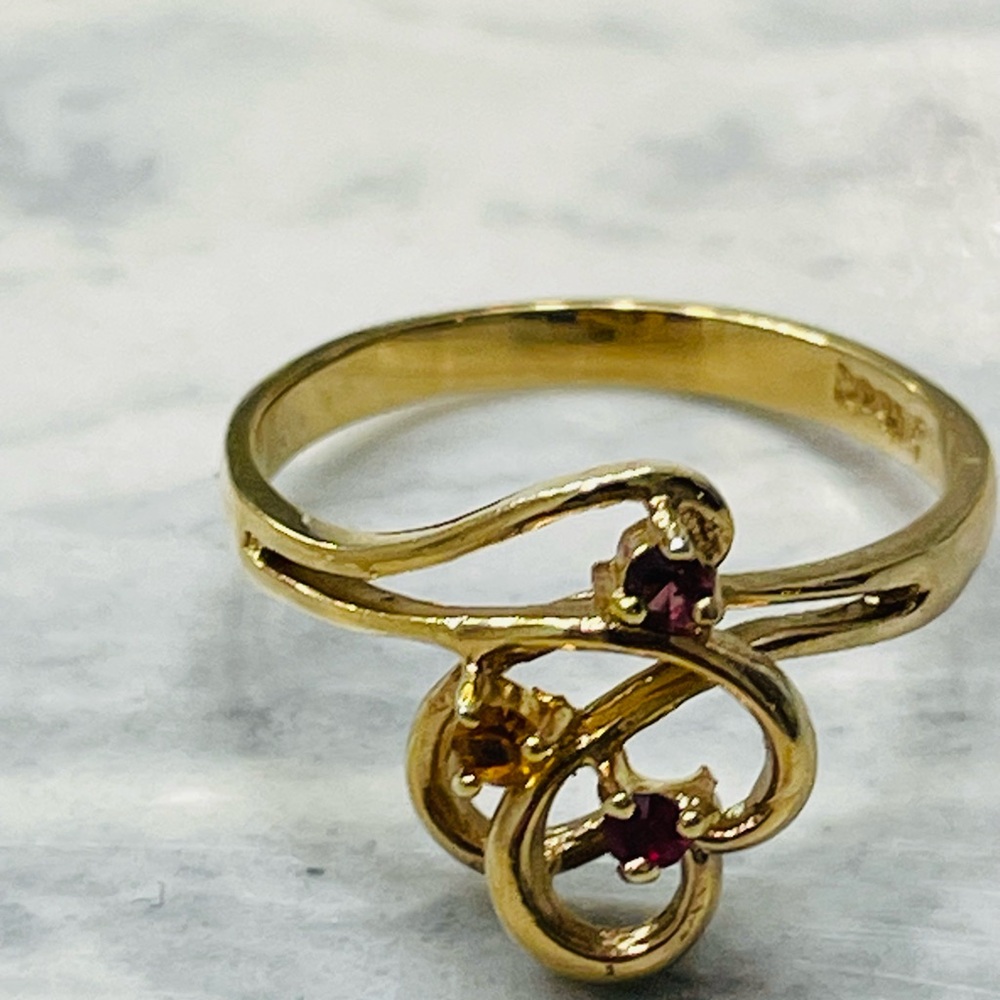 Vintage yellow gold tone open swirl ring 3 round-cut stones 6.5 Y2K - Picture 3 of 11